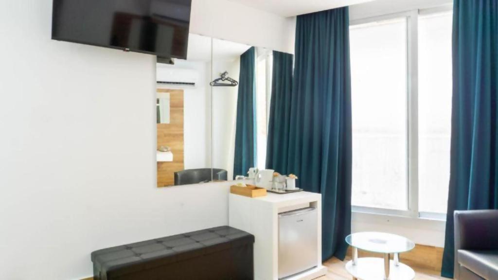 Ilustre Rooms Малага Номер фото